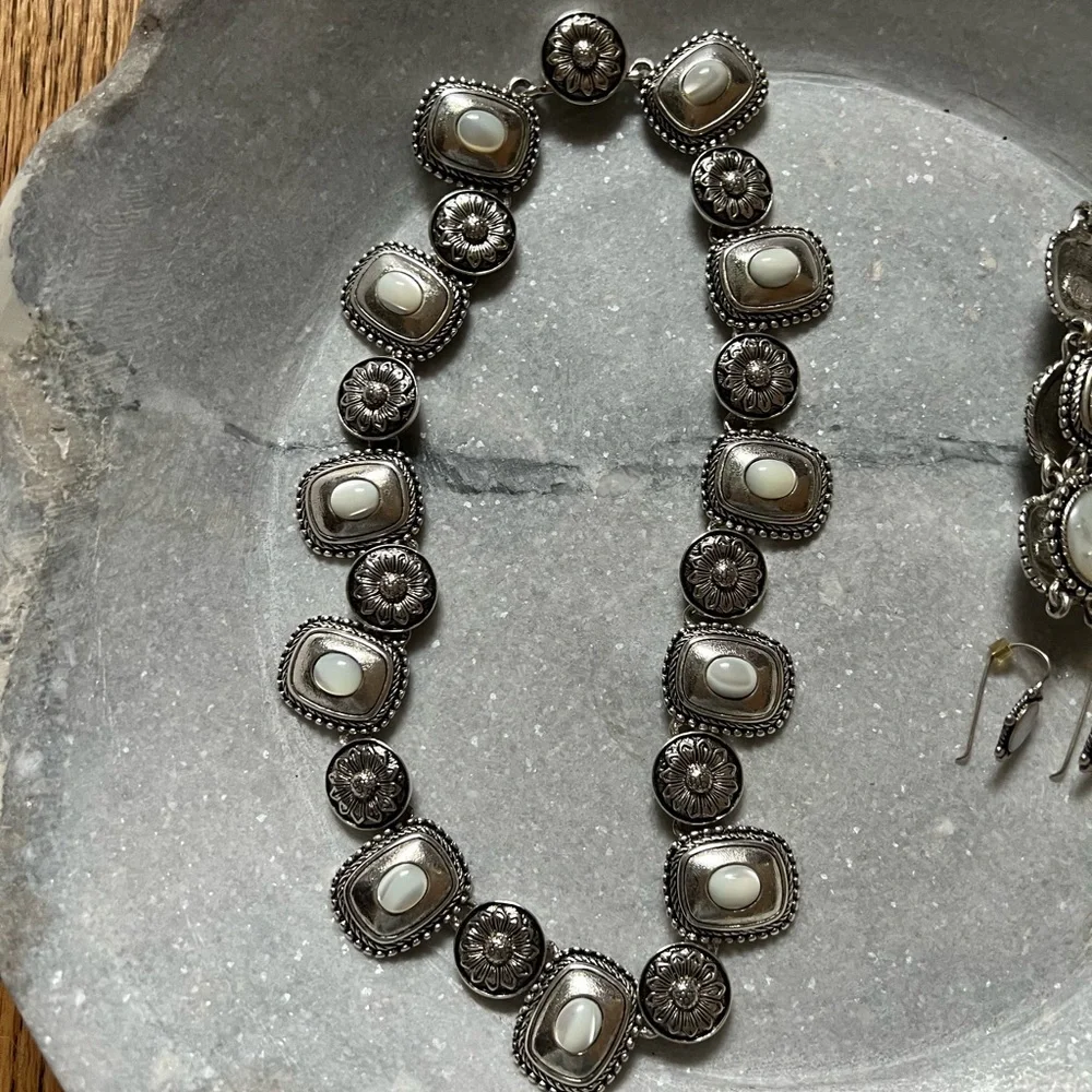 Jewelry Set - Picture 2 of 10